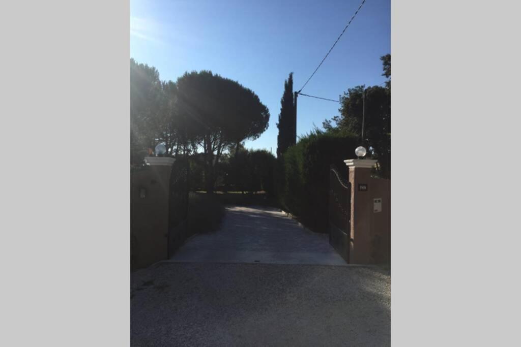 Gite 2 Pieces Au Calme Les Arcs-sur-Argens Bagian luar foto