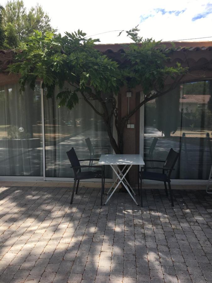 Gite 2 Pieces Au Calme Les Arcs-sur-Argens Bagian luar foto